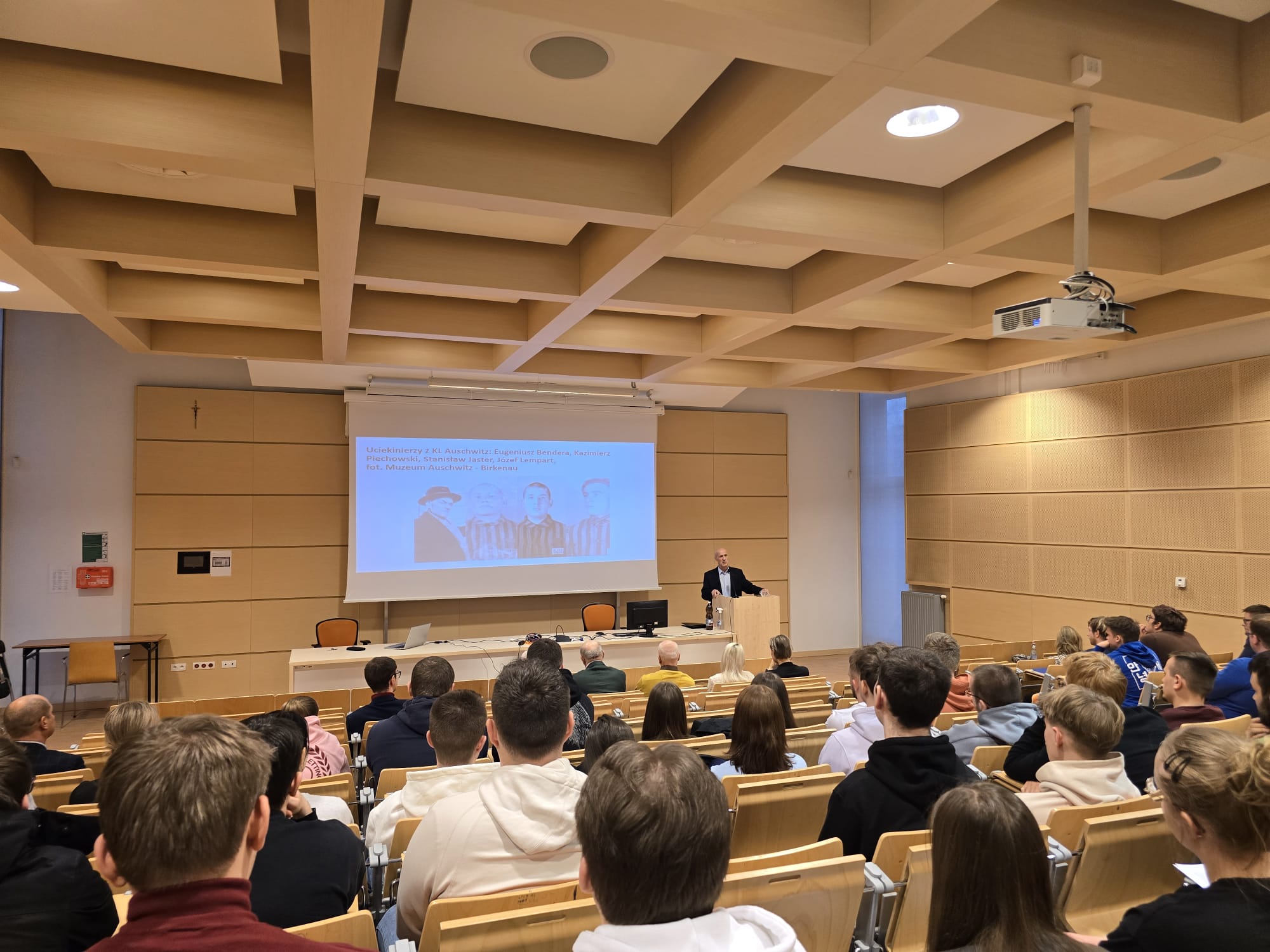 Wykład prof. dr hab. Henryka Ćwięka dotyczący Kazimierza Piechowskiego